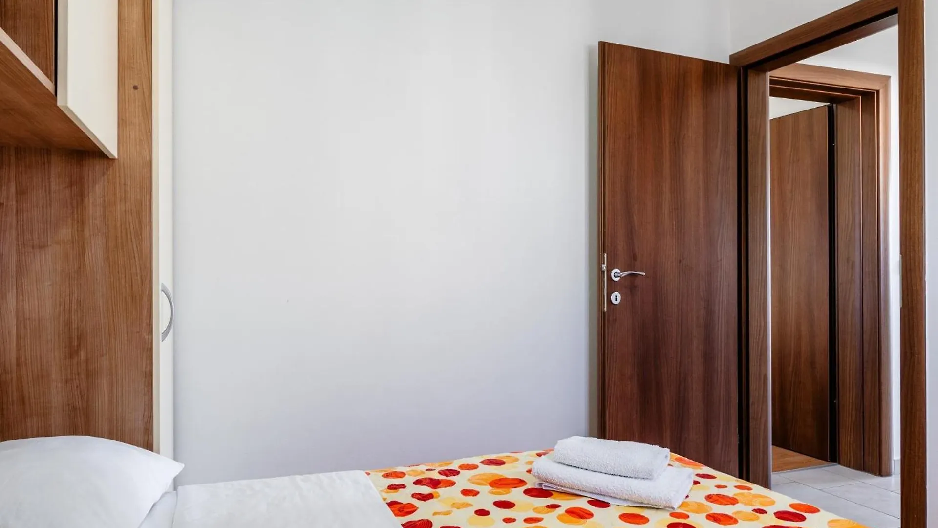 Apartments Krslovic Privlaka