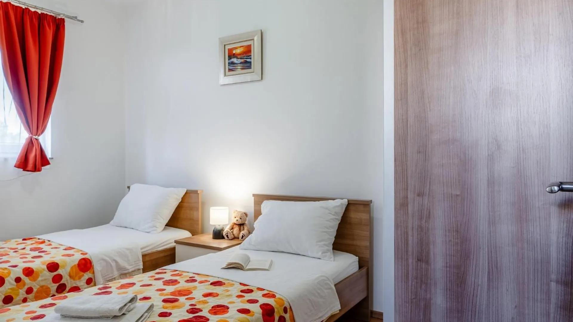 Apartments Krslovic Privlaka